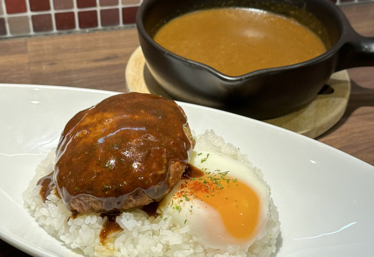 国産豚100%のハンバーグカレー